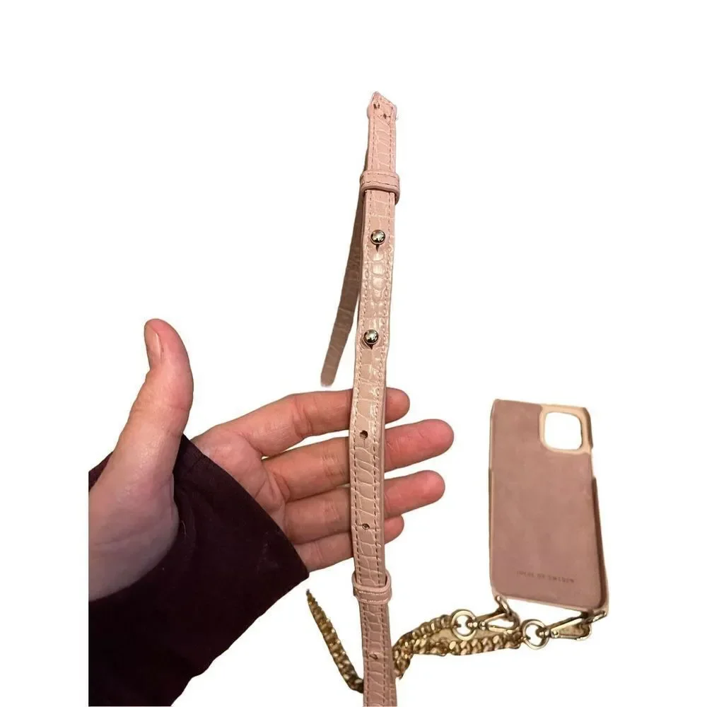 Ideal of Sweden I-a phone case with chain